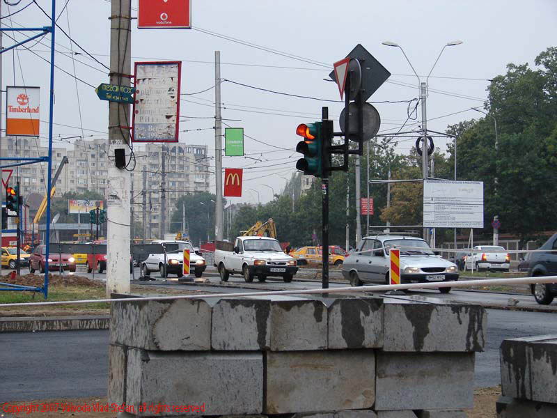 Vaivoda Vlad Stefan fotograf in Romania asfalt semafor indicatoare lucrari carosabil soseaua Oltenitei Piata Sudului Bucuresti sector 4 2007