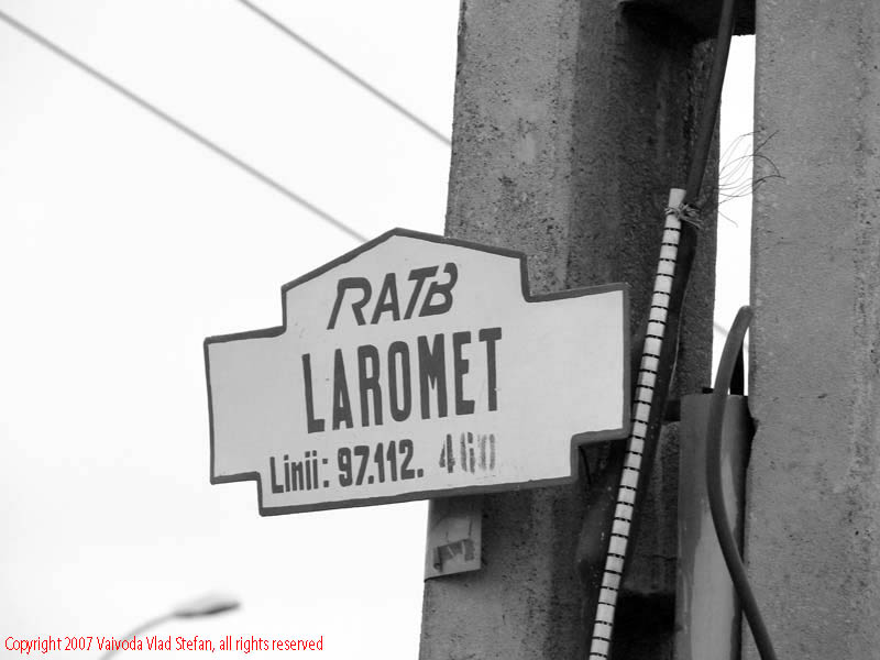 Vaivoda Vlad Stefan fotograf in Romania RATB panou statie Laromet Bucurestii Noi 2007 sepia