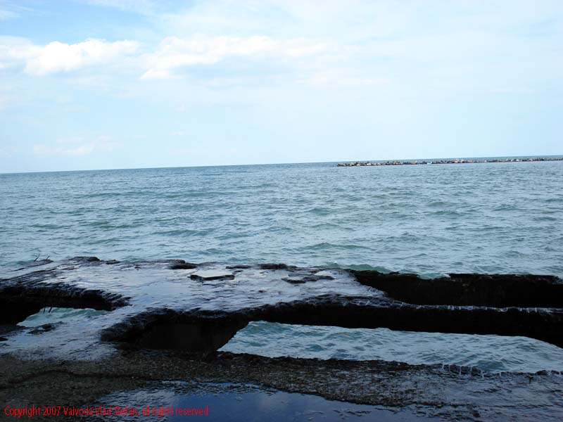 Panorama Marea Neagra Mamaia 2007 poza 4 Constanta Vaivoda Vlad fotograf in Romania val valuri albastru agrement turism turist litoral vara soare cald baie constanta apa nisip acvatic Victor Stephanescu arhitect constructie tobogan bolta debarcader ambarcatiuni inaugurare Carol al II-lea 1935