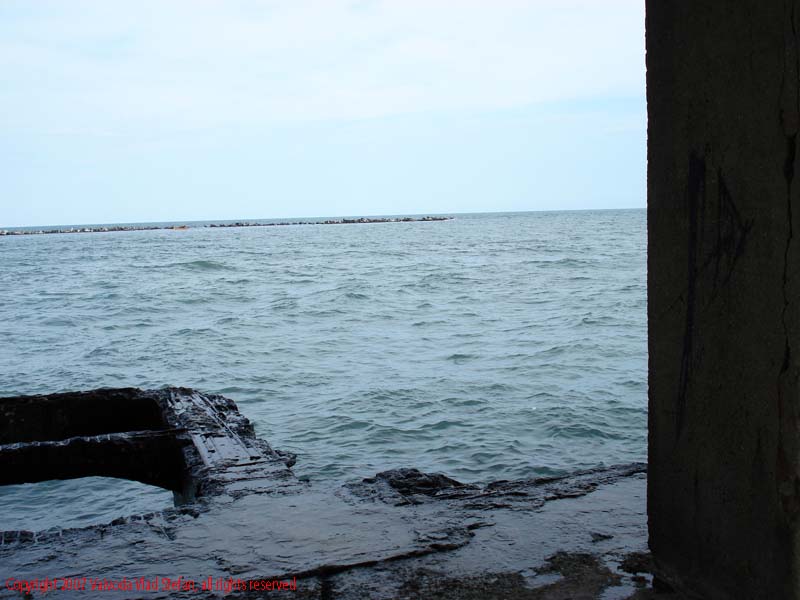 Panorama Marea Neagra Mamaia 2007 poza 7 Constanta Vaivoda Vlad fotograf in Romania val valuri albastru agrement turism turist litoral vara soare cald baie constanta apa nisip acvatic Victor Stephanescu arhitect constructie tobogan bolta debarcader ambarcatiuni inaugurare Carol al II-lea 1935