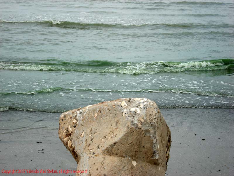 Plaja stabilopozi Marea Neagra Mamaia 2007 Constanta Vaivoda Vlad fotograf in Romania turism turist litoral nisip vara mal